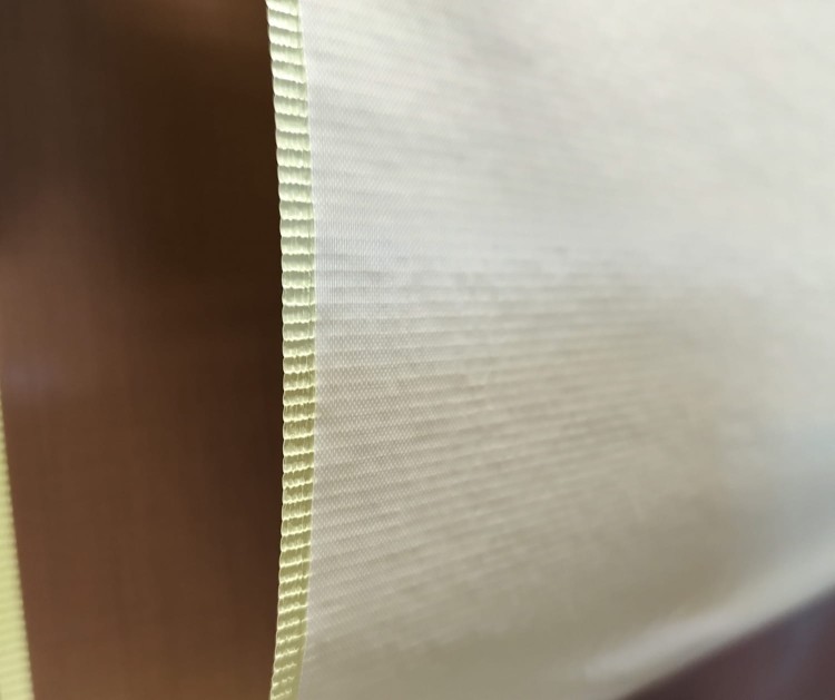 Tkanina PTFE teflonowa grubość: 0,075mm+0,04mm klej, szerokość 100mm samoprzylepna.